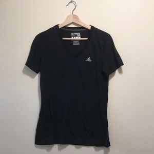 ⚡️Adidas v-neck t-shirt women’s medium black⚡️